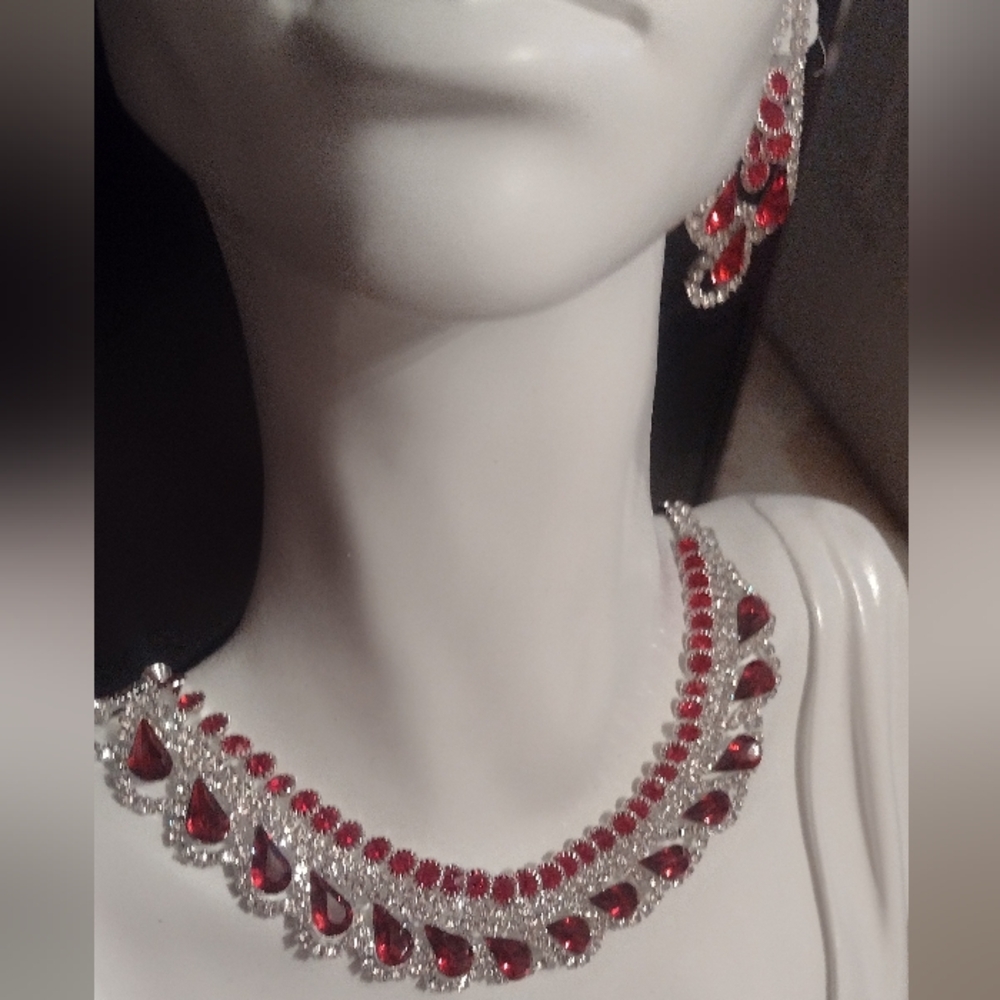 Glamorous Ruby Red and Silver Tone Necklace